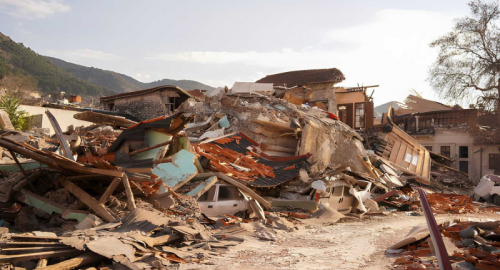 Terremoto di Flores: 54 morti, soccorsi ostacolati dalle scosse